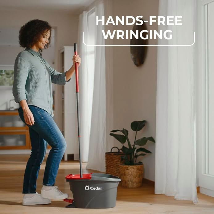 O-Cedar Easywring Microfiber Spin Mop & Bucket Floor Cleaning System with 4 Extra Refills - Image 3